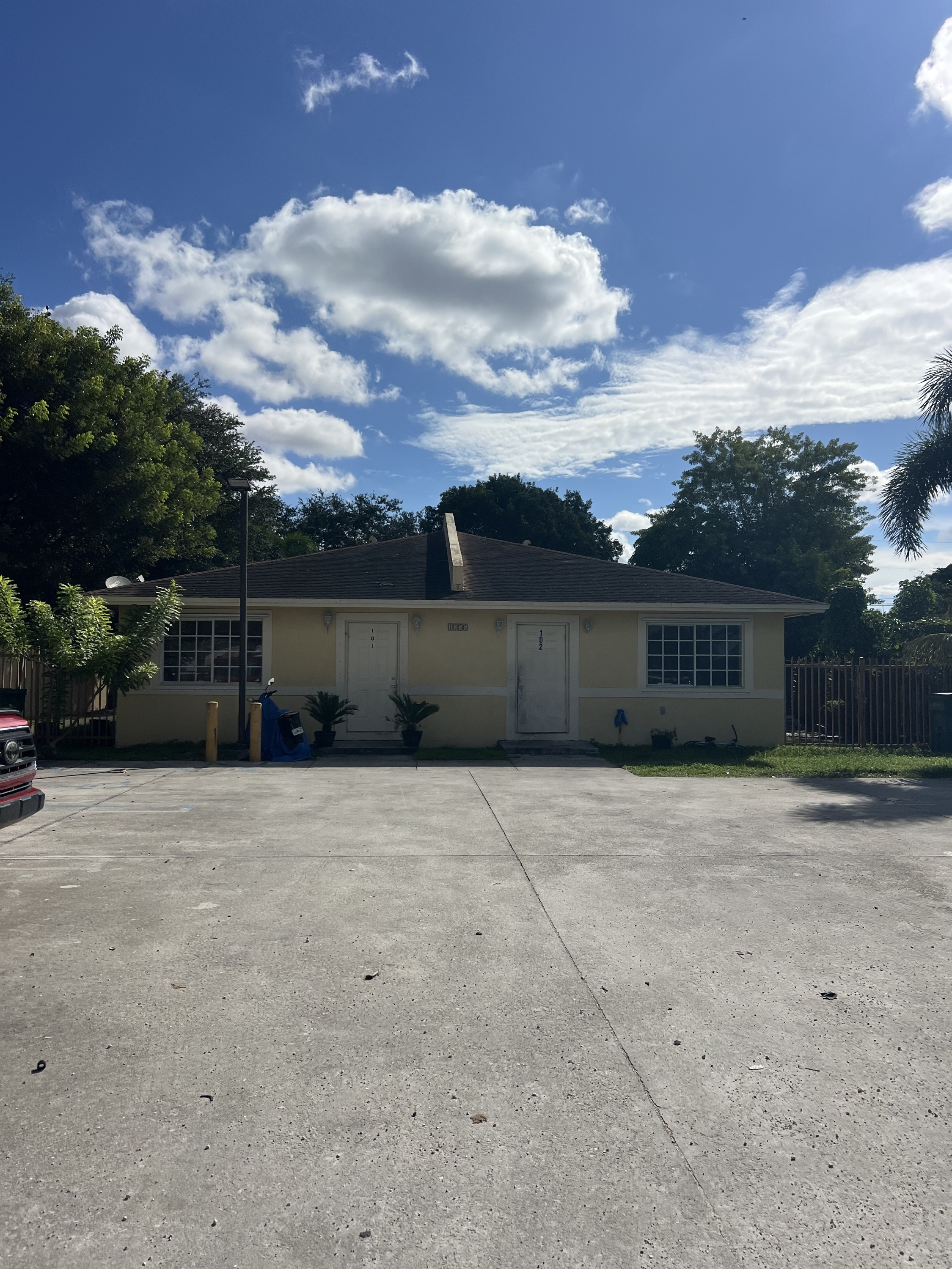 1255 N Redland Rd - 103
